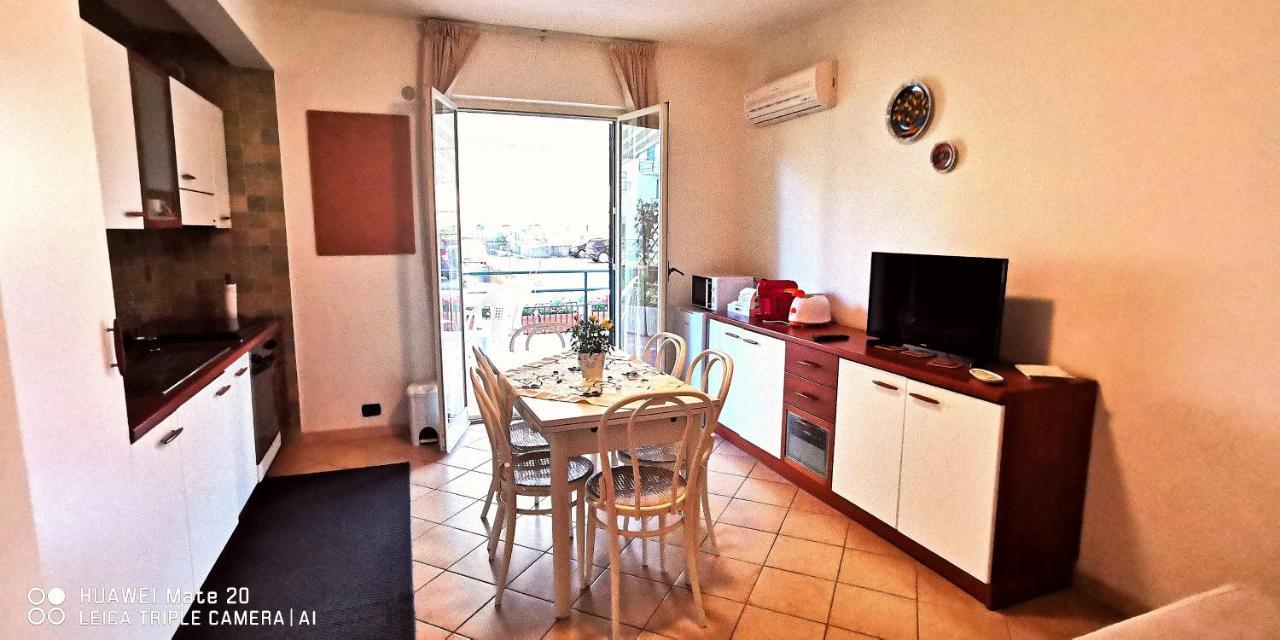 Ferienwohnung Sea Garden, Fronte Mare Con Piscina Mascali Exterior foto