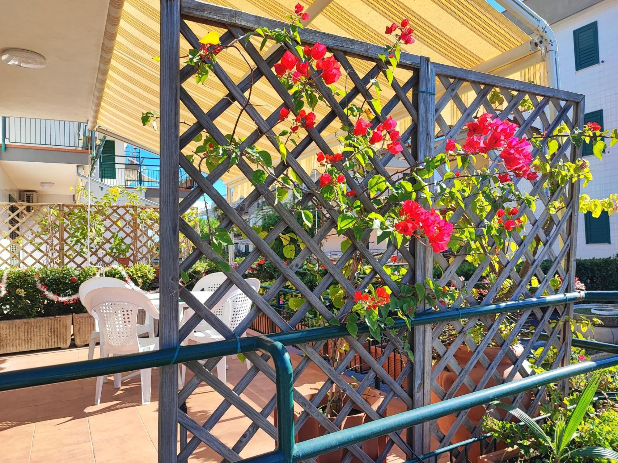 Ferienwohnung Sea Garden, Fronte Mare Con Piscina Mascali Exterior foto